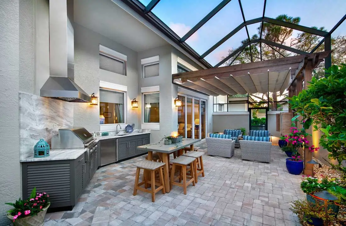 Florida Outdoor Kitchen and Living Space