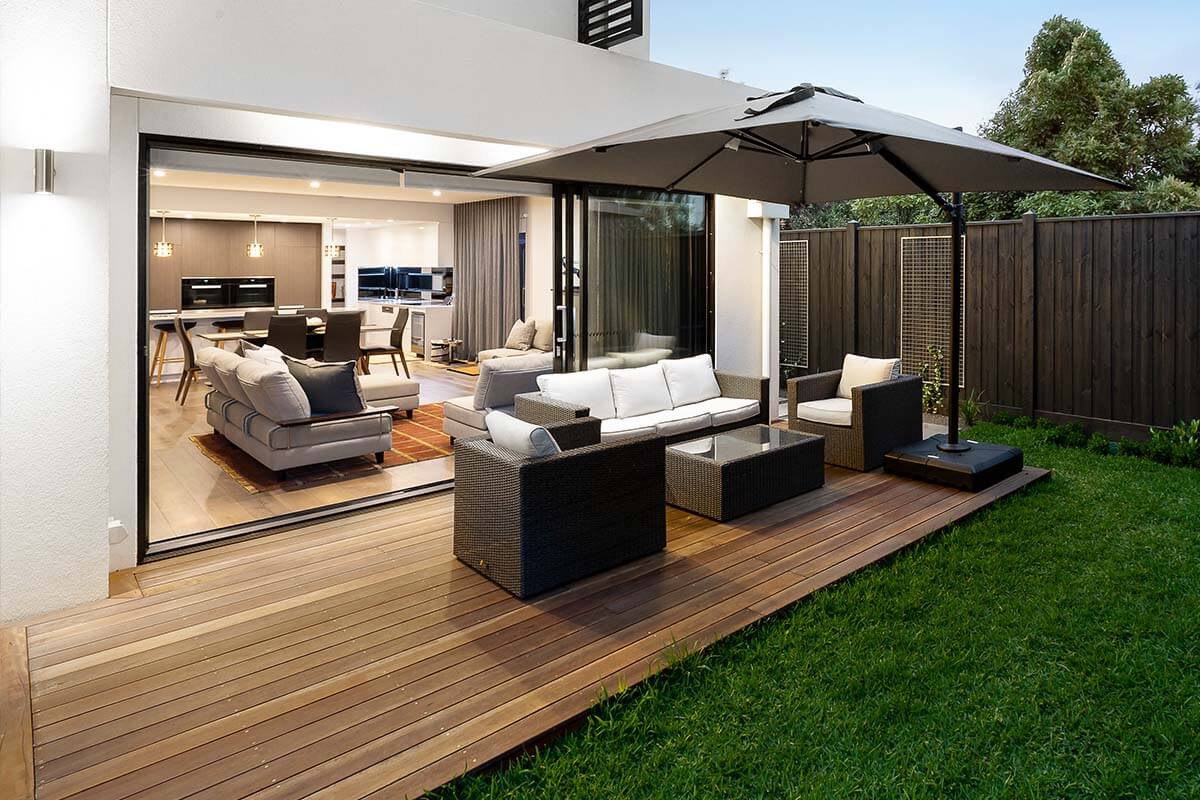 MODERN COMPOSITE DECK & CABLE RAIL installed in Sarasota